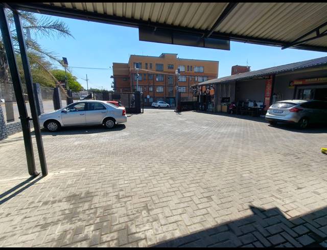 902M² RETAIL FOR SALE IN LAUDIUM